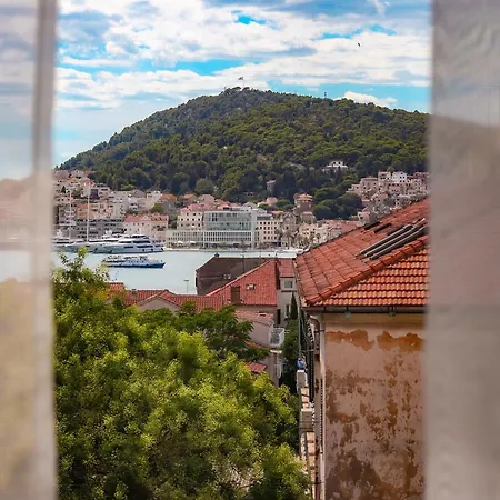 3-bedroom Penthouse * Split